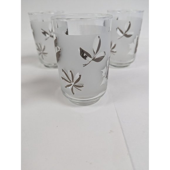 Set of 5 Vintage Libbey Silver Leaf Frosted Glasses 4 1/2" by 2 3/4" - Picture 2 of 5